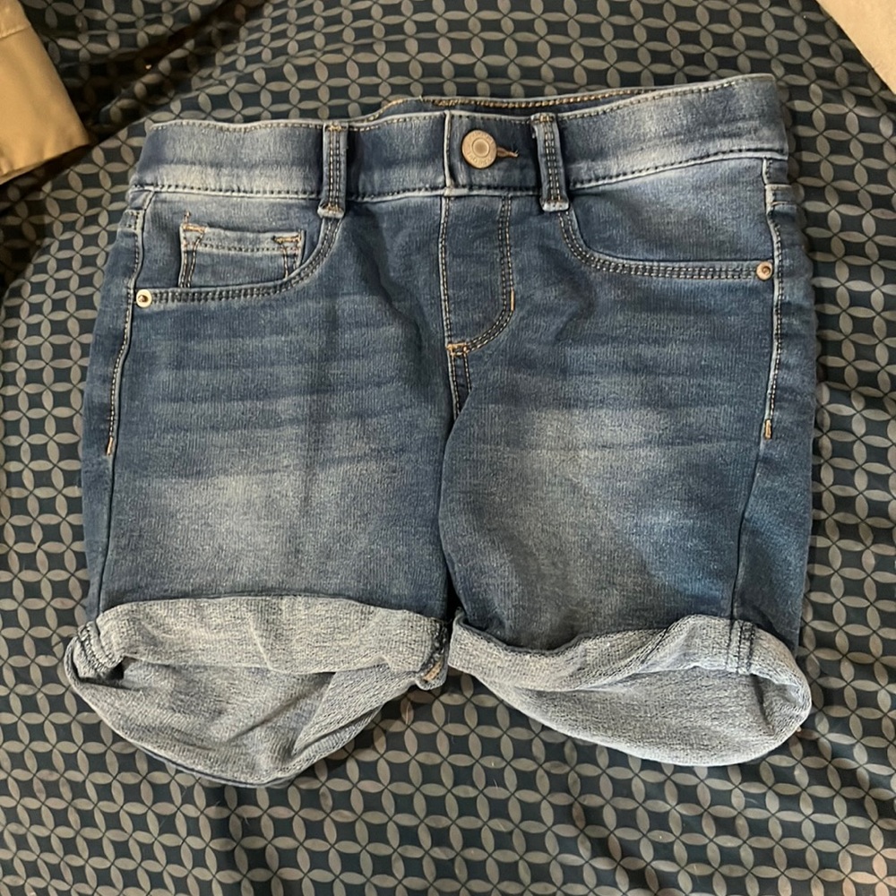 Girl size 8 shorts legging like material
